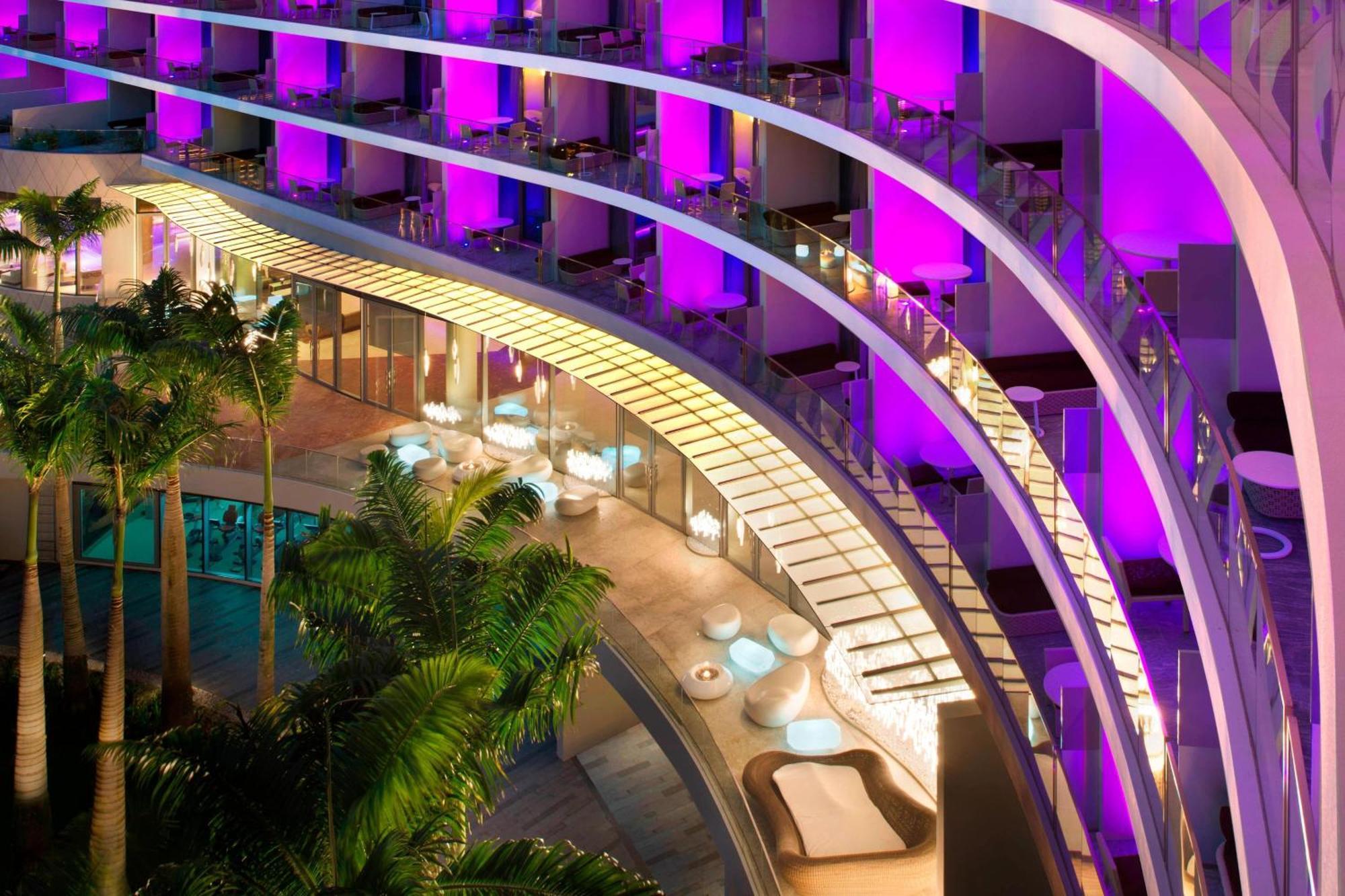 W Singapore - Sentosa Cove Buitenkant foto The interior of the W Hotel in San Francisco